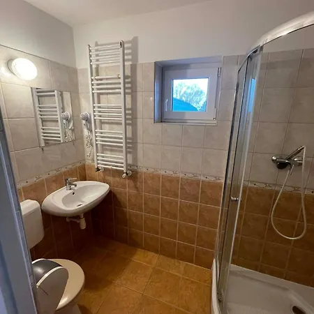 4 Hordó - Panzió és étterem Komárom