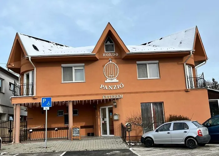 4 Hordo - Panzio Es Etterem Bed and Breakfast 3*