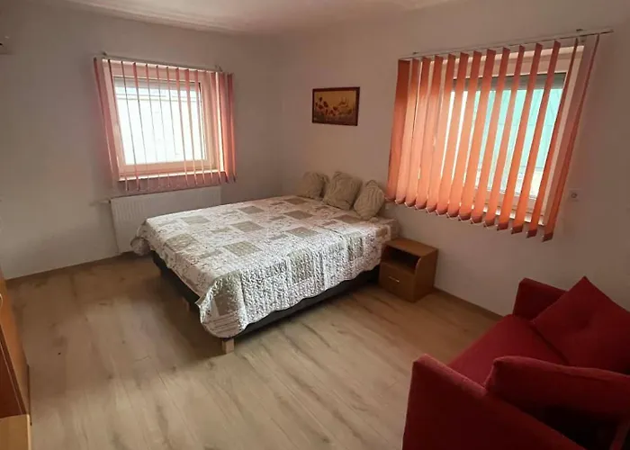 4 Hordo - Panzio Es Etterem 3*