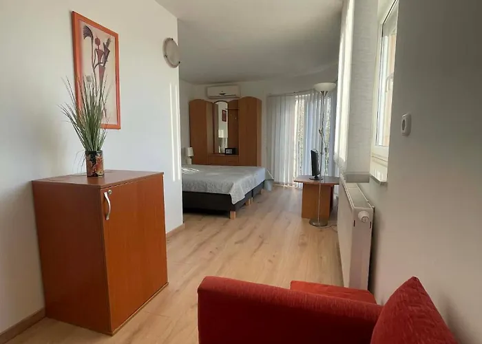 4 Hordo - Panzio Es Etterem Bed and Breakfast Komárom