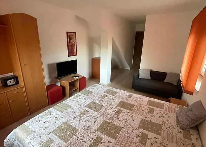 Bed and Breakfast 4 Hordo - Panzio Es Etterem Komárom